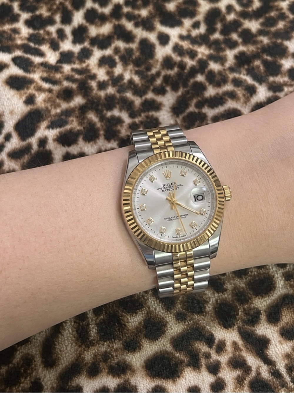 36mm two toned watch